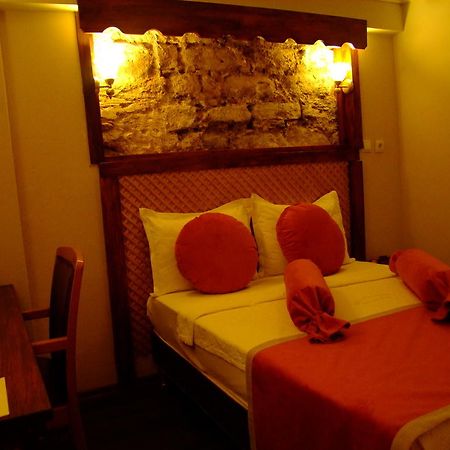Hotel Ishakpasa Konagi Estambul Habitación foto