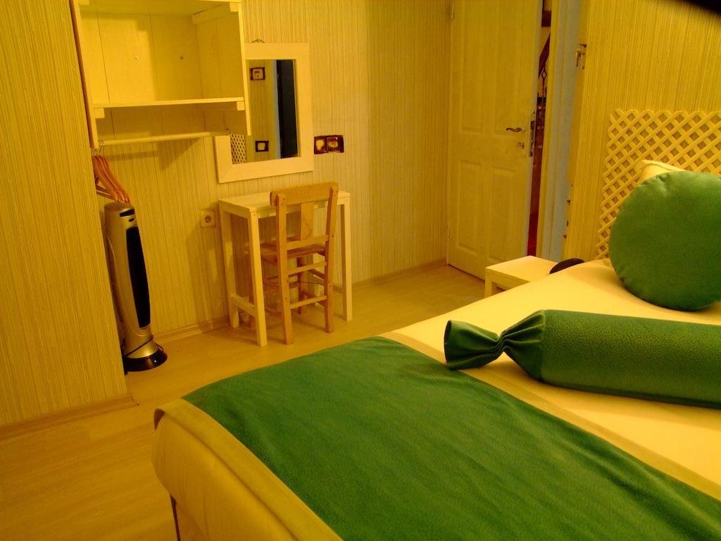 Hotel Ishakpasa Konagi Estambul Habitación foto