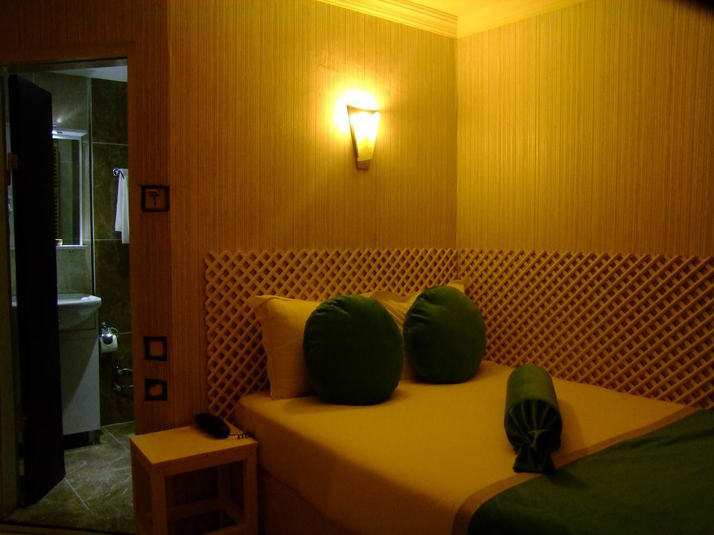 Hotel Ishakpasa Konagi Estambul Habitación foto