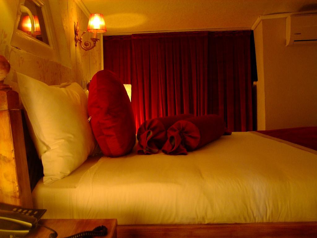 Hotel Ishakpasa Konagi Estambul Habitación foto
