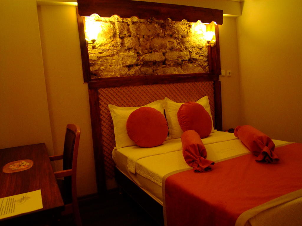 Hotel Ishakpasa Konagi Estambul Habitación foto